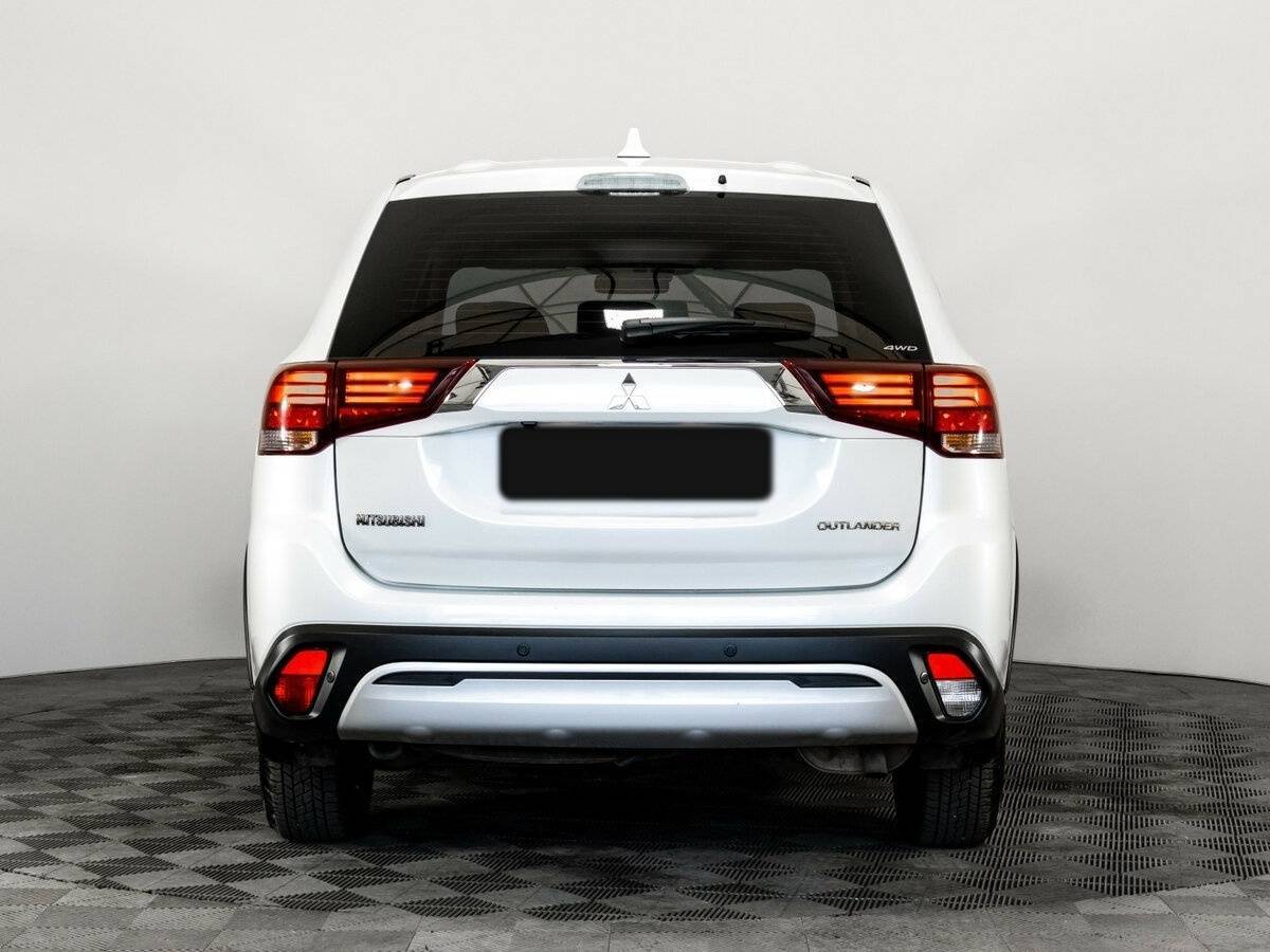 Купить Mitsubishi Outlander с пробегом. Фото: #4