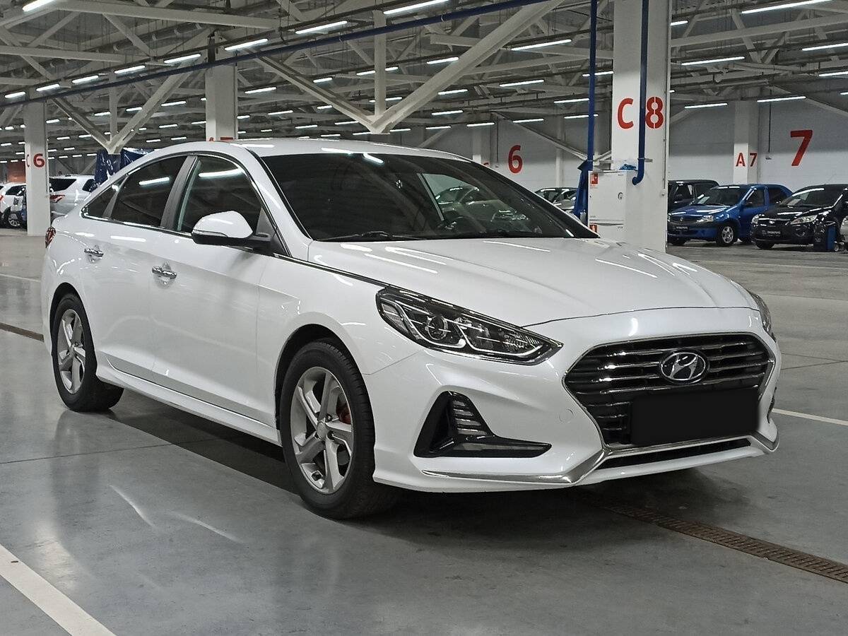 Купить Hyundai Sonata с пробегом. Фото: #2