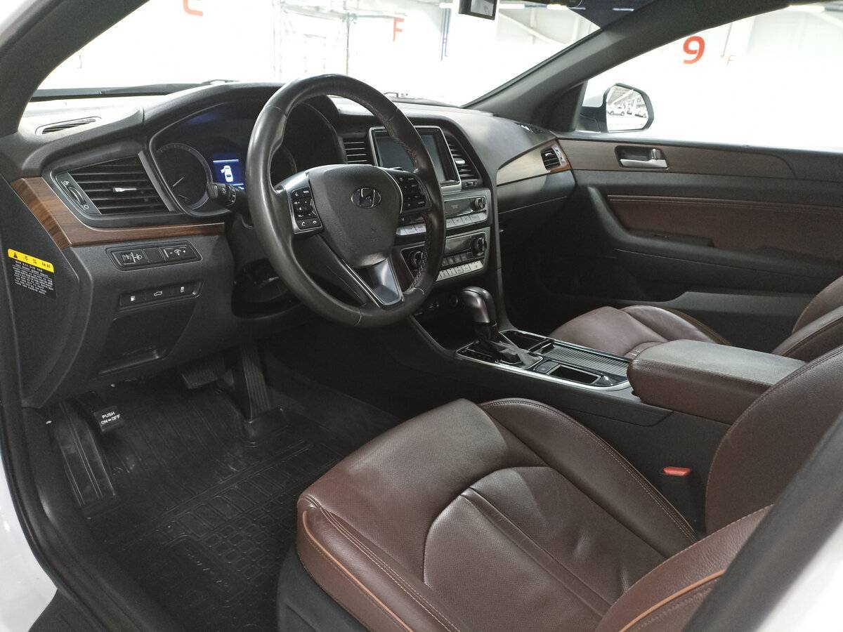 Купить Hyundai Sonata с пробегом. Фото: #15
