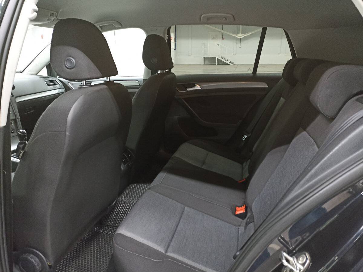 Купить Volkswagen Golf с пробегом. Фото: #11