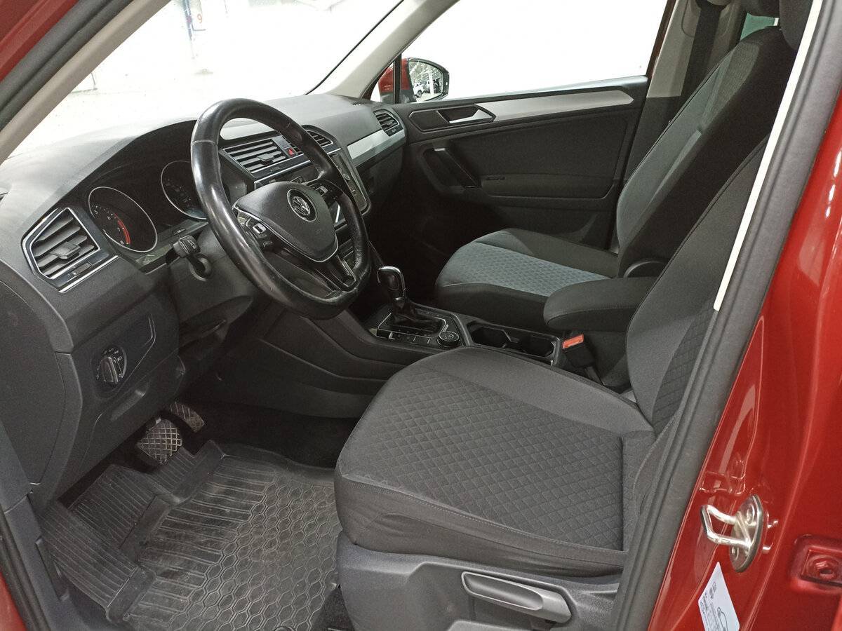 Купить Volkswagen Tiguan с пробегом. Фото: #15