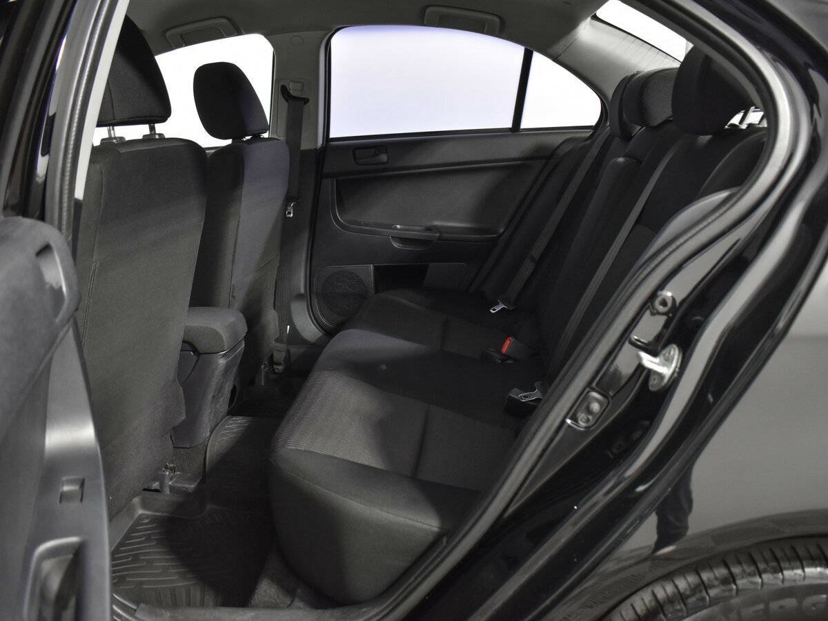 Купить Mitsubishi Lancer с пробегом. Фото: #11