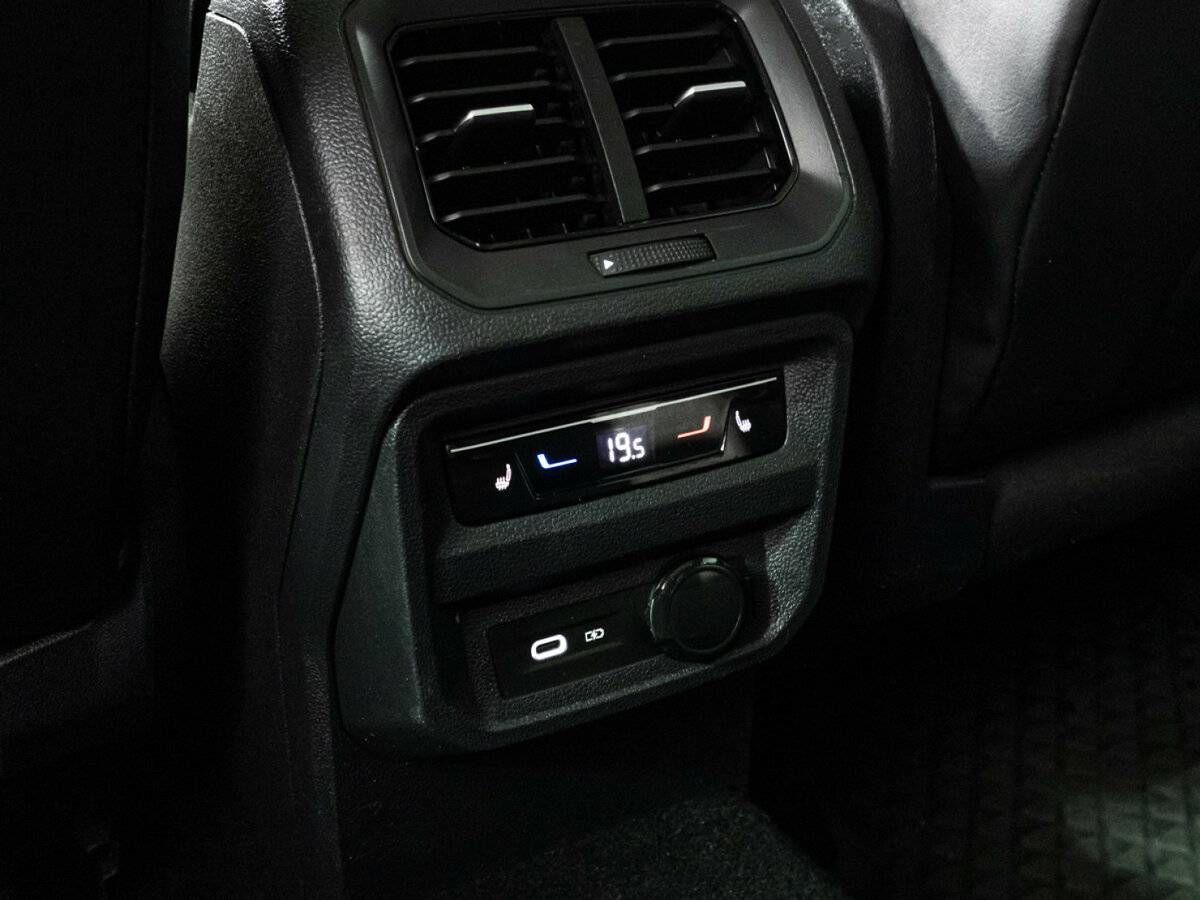 Купить Volkswagen Tiguan с пробегом. Фото: #24