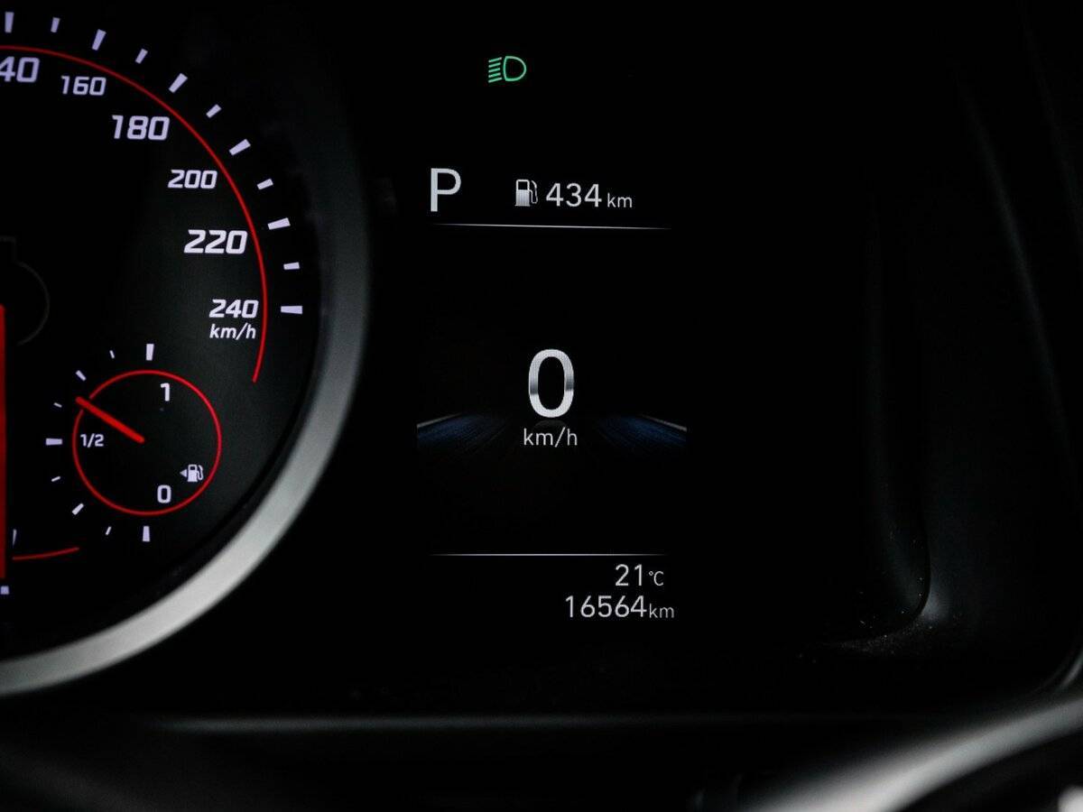 Купить Hyundai Elantra с пробегом. Фото: #10