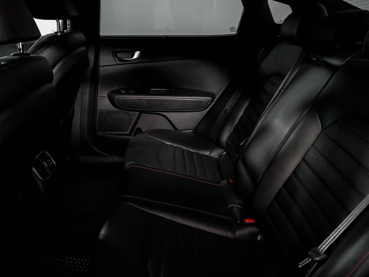 Купить Kia Optima с пробегом. Фото: #9