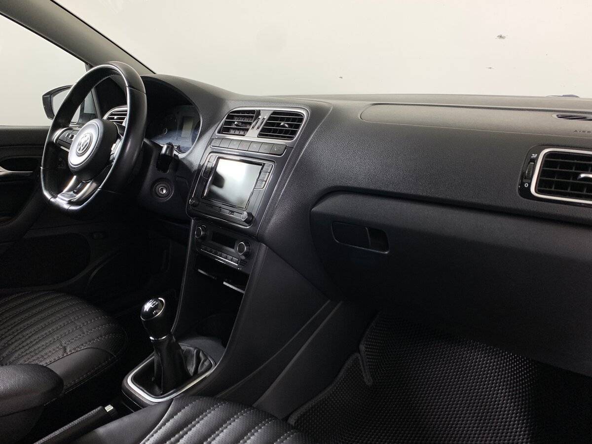 Купить Volkswagen Polo с пробегом. Фото: #12