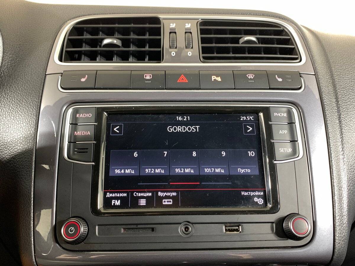 Купить Volkswagen Polo с пробегом. Фото: #14