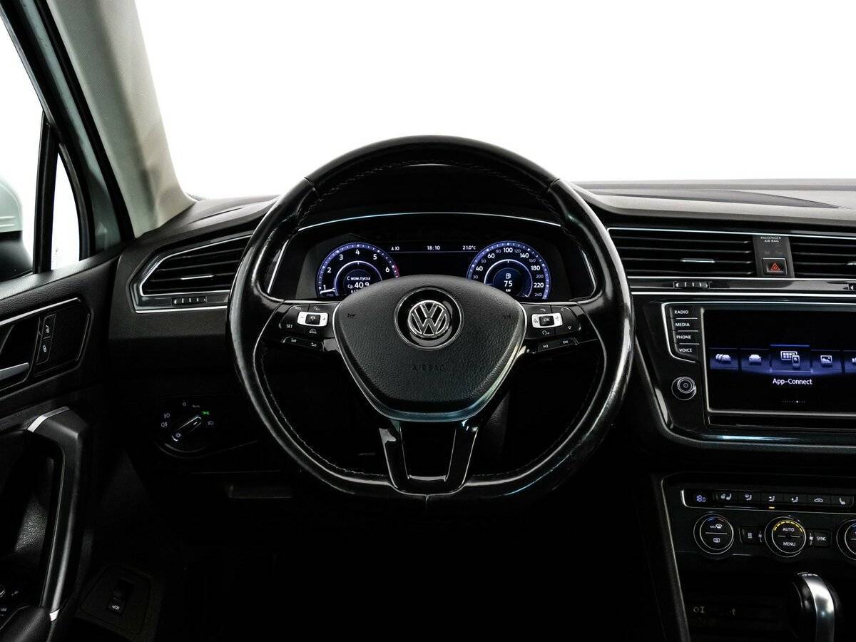 Купить Volkswagen Tiguan с пробегом. Фото: #11