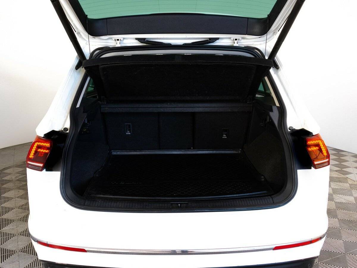 Купить Volkswagen Tiguan с пробегом. Фото: #24