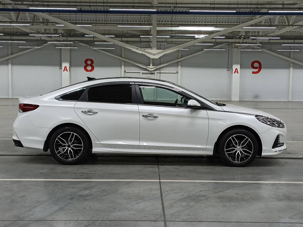 Купить Hyundai Sonata с пробегом. Фото: #3