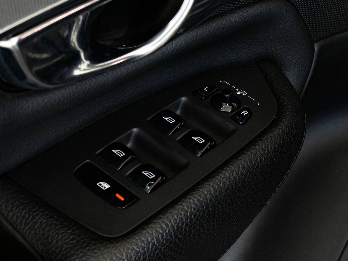 Купить Volvo XC90 с пробегом. Фото: #17