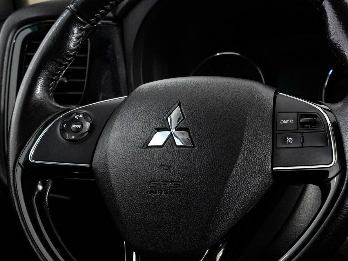 Купить Mitsubishi Outlander с пробегом. Фото: #10