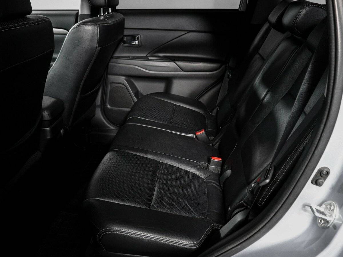 Купить Mitsubishi Outlander с пробегом. Фото: #9