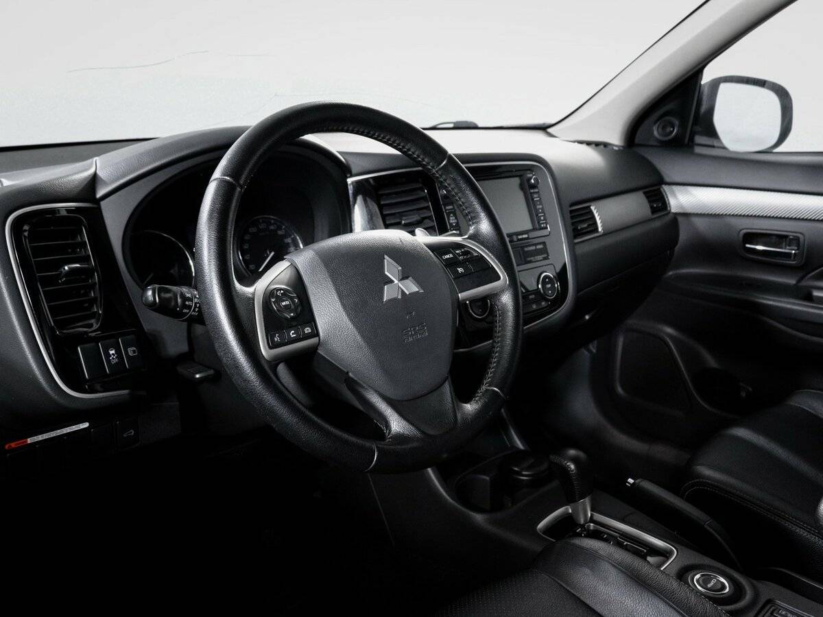 Купить Mitsubishi Outlander с пробегом. Фото: #13
