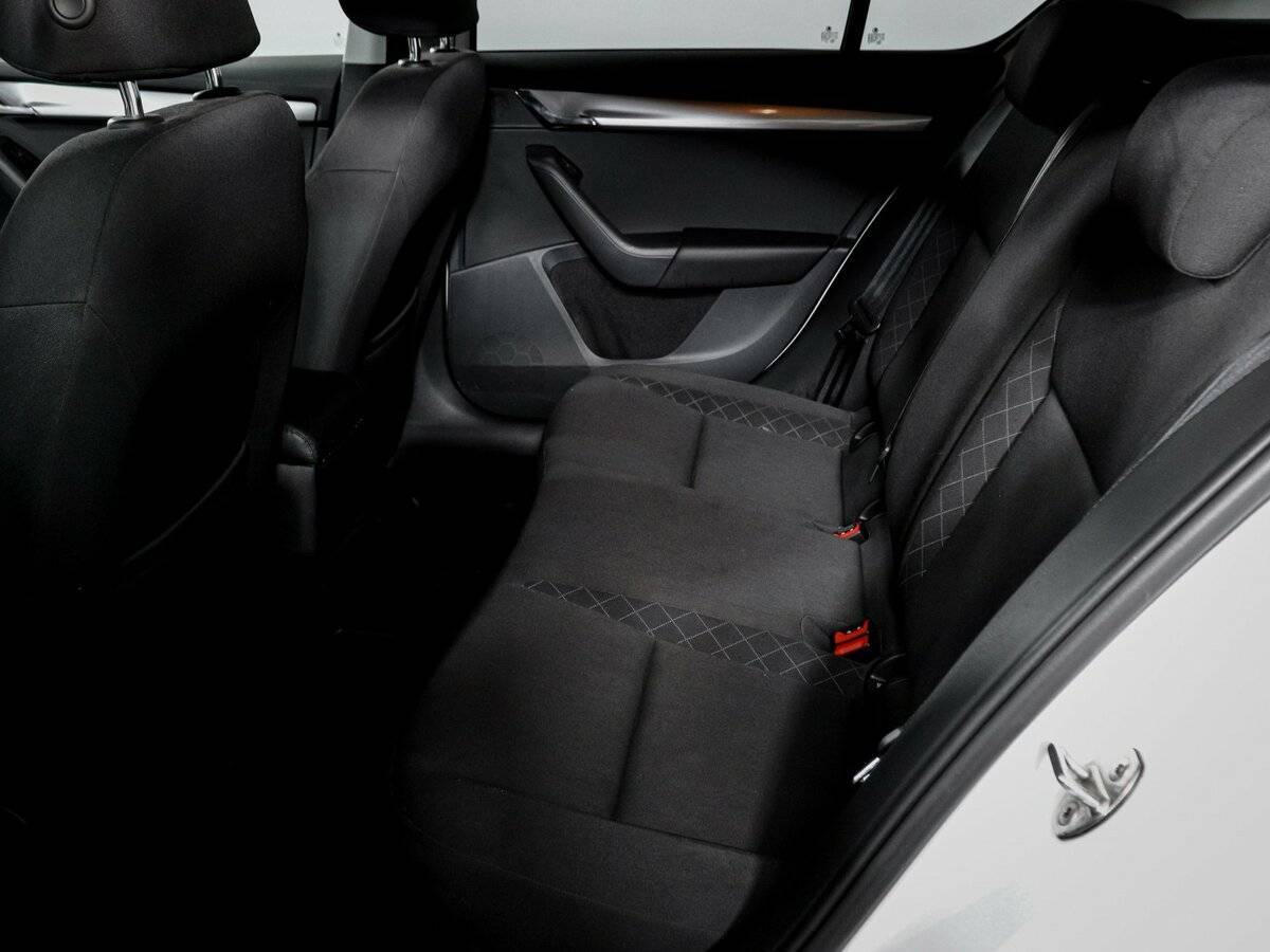 Купить Skoda Octavia с пробегом. Фото: #9