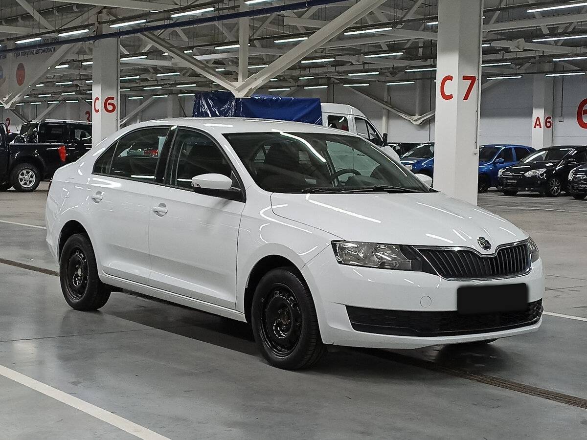Купить Skoda Rapid с пробегом. Фото: #2