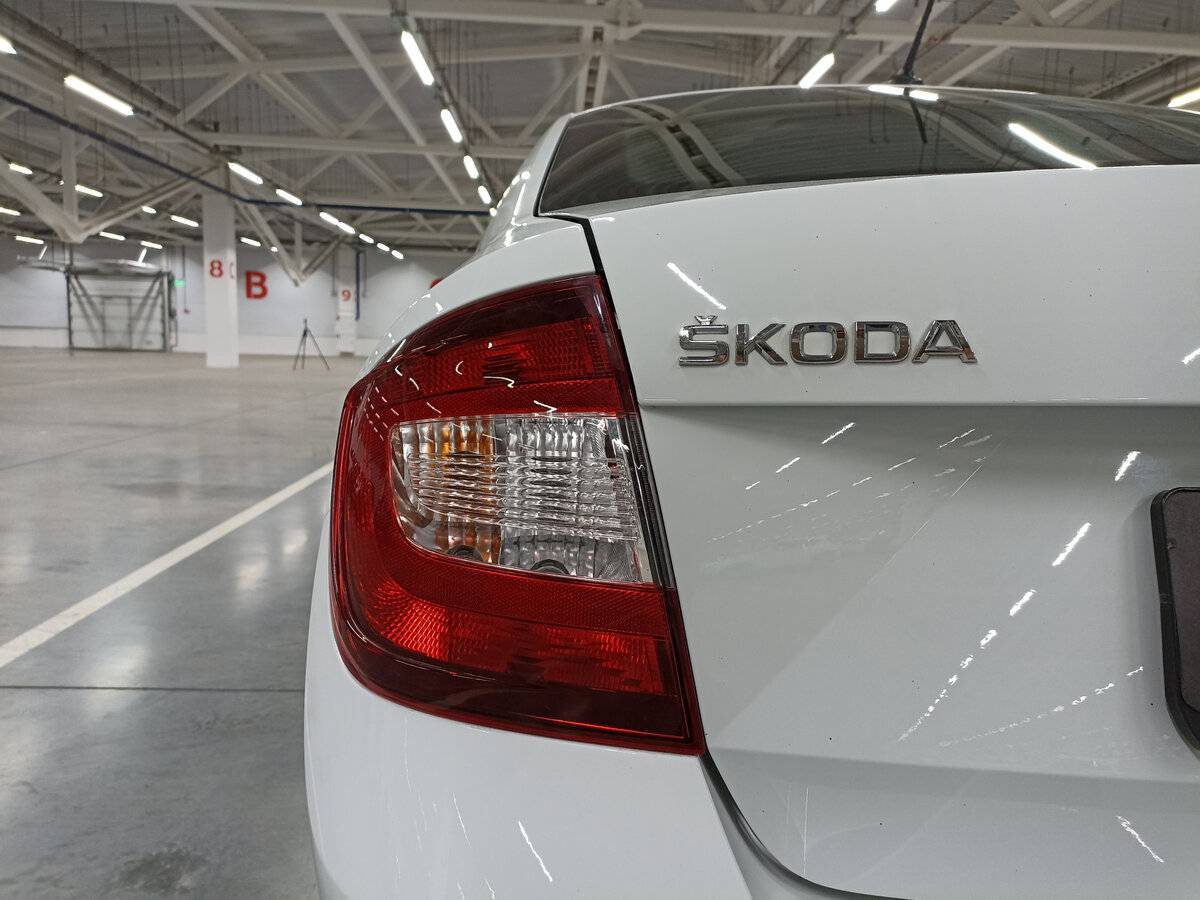 Купить Skoda Rapid с пробегом. Фото: #8