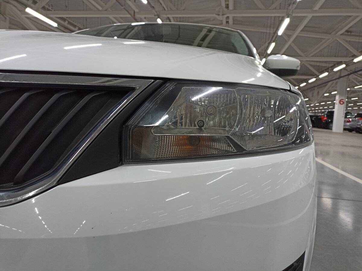 Купить Skoda Rapid с пробегом. Фото: #16