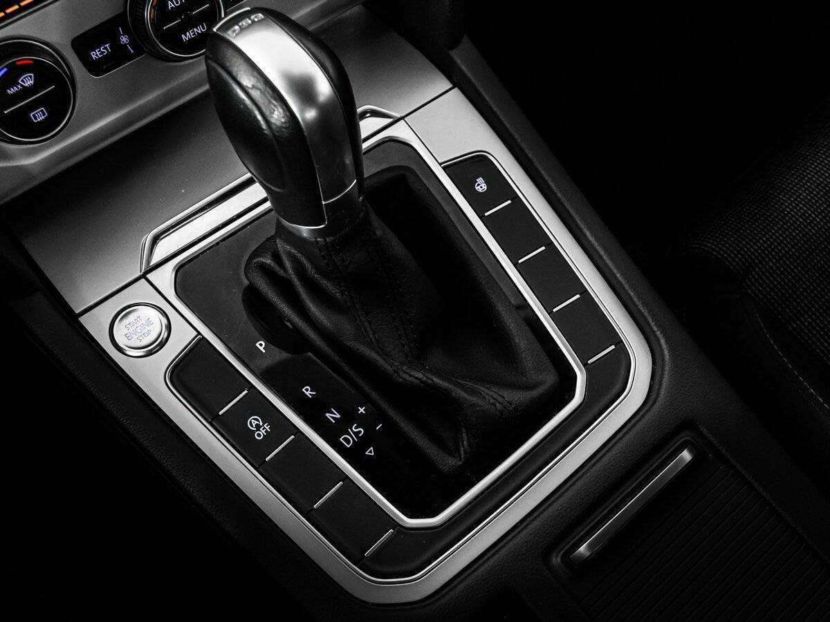 Купить Volkswagen Passat с пробегом. Фото: #17