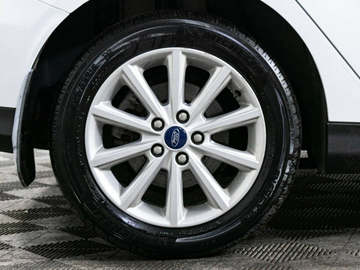 Купить Ford Focus с пробегом. Фото: #17