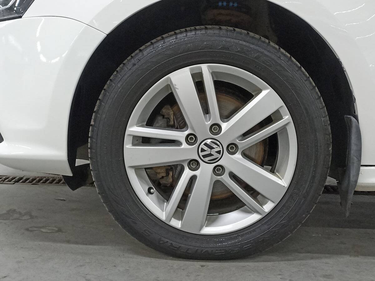 Купить Volkswagen Jetta с пробегом. Фото: #17