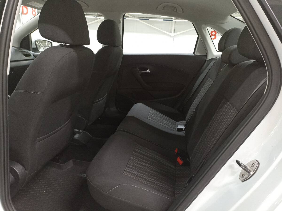Купить Volkswagen Polo с пробегом. Фото: #11