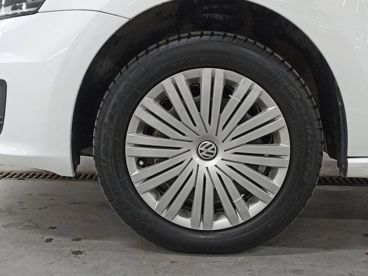 Купить Volkswagen Polo с пробегом. Фото: #17