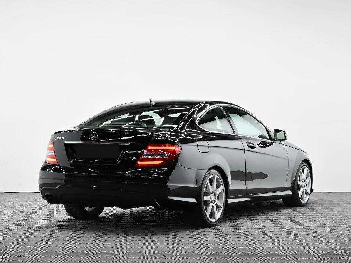 Купить Mercedes-Benz C-Класс с пробегом. Фото: #3