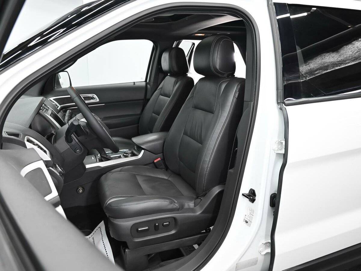 Купить Ford Explorer с пробегом. Фото: #5
