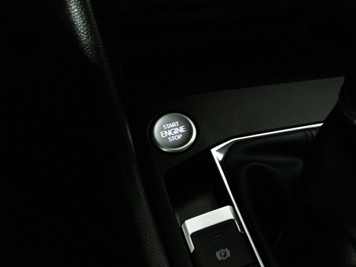 Купить Volkswagen Taos с пробегом. Фото: #16