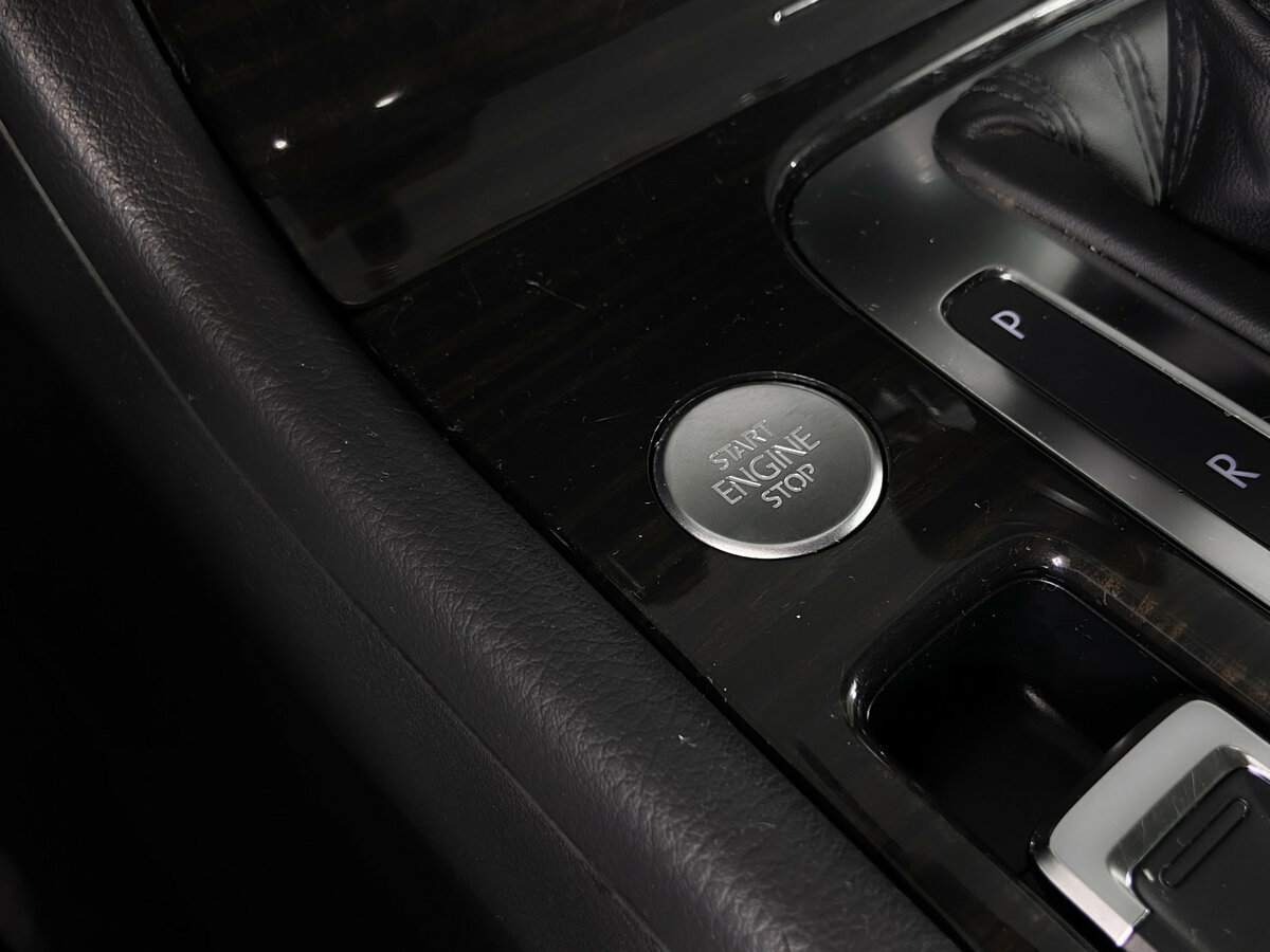 Купить Volkswagen Touareg с пробегом. Фото: #13