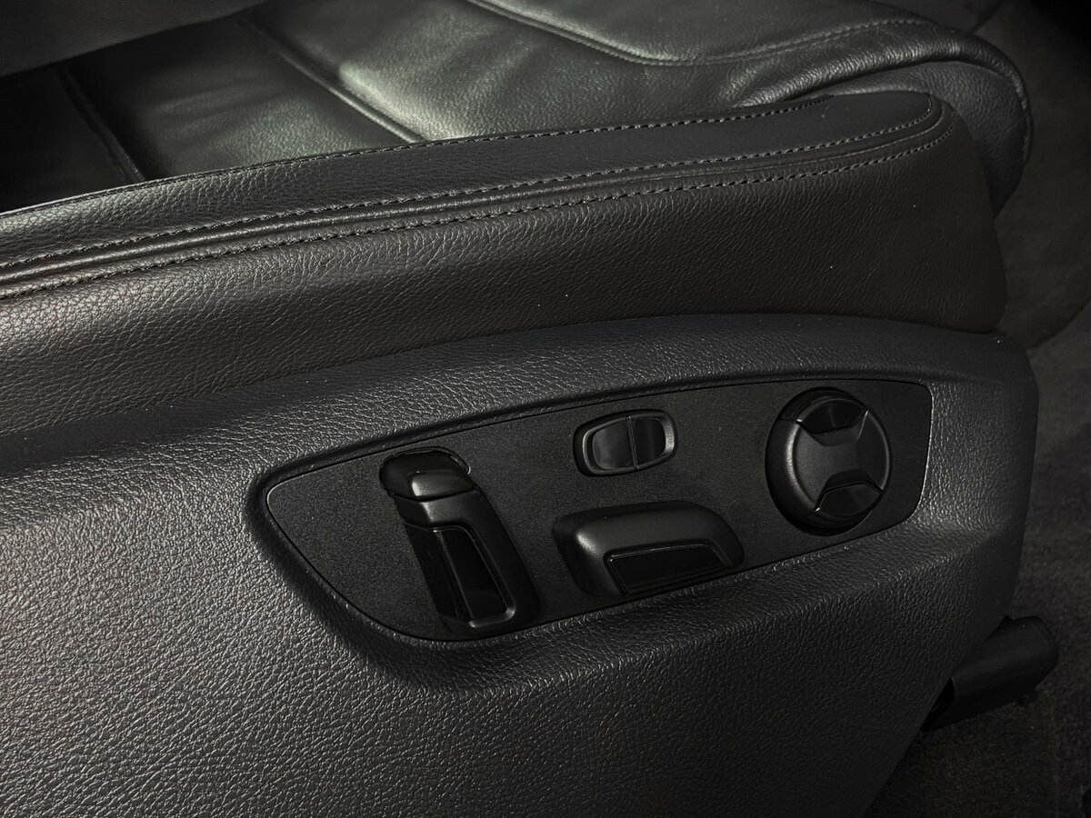 Купить Volkswagen Touareg с пробегом. Фото: #15