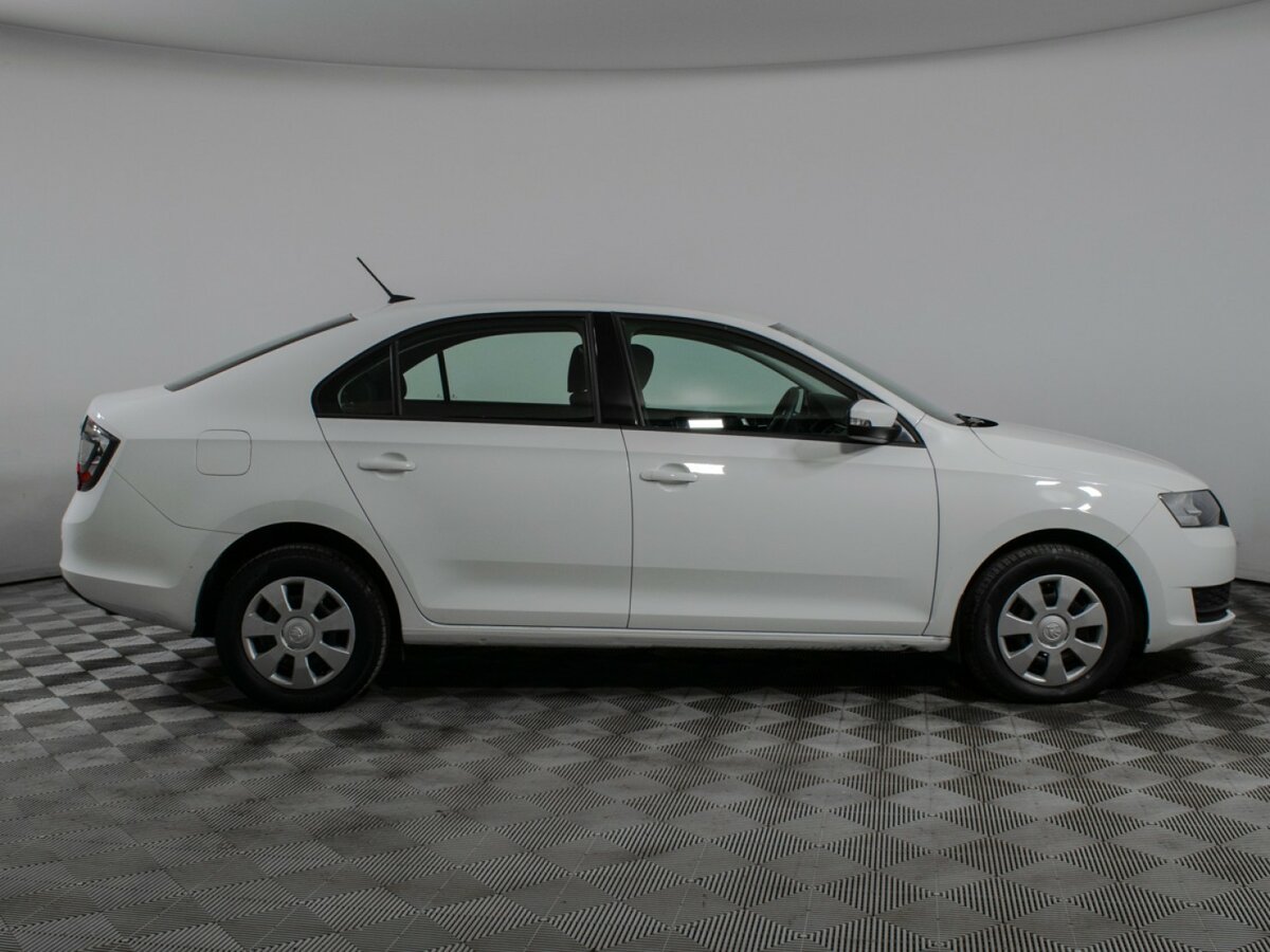 Купить Skoda Rapid с пробегом. Фото: #3