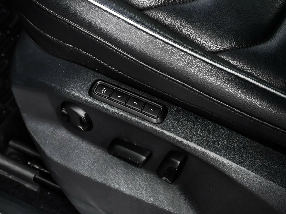 Купить Volkswagen Tiguan с пробегом. Фото: #15