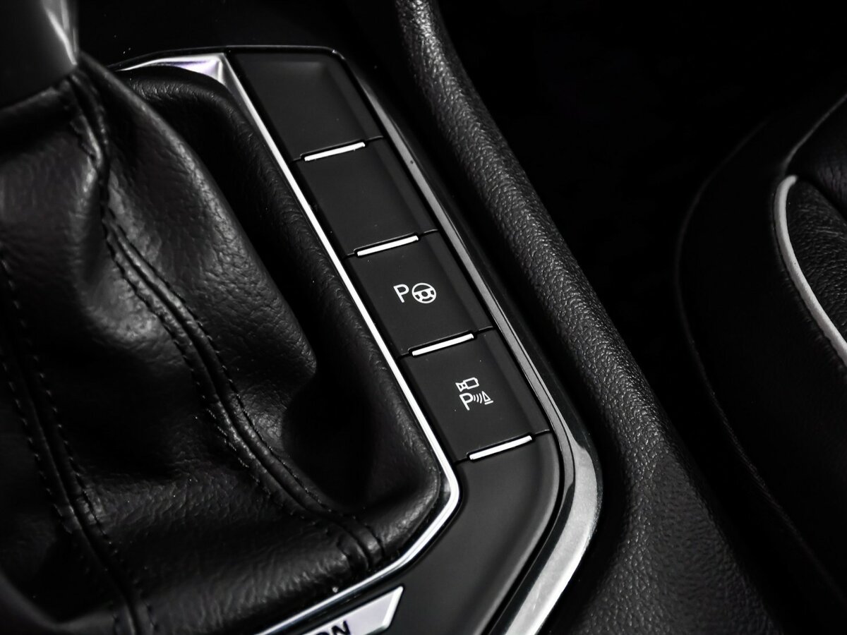 Купить Volkswagen Tiguan с пробегом. Фото: #17