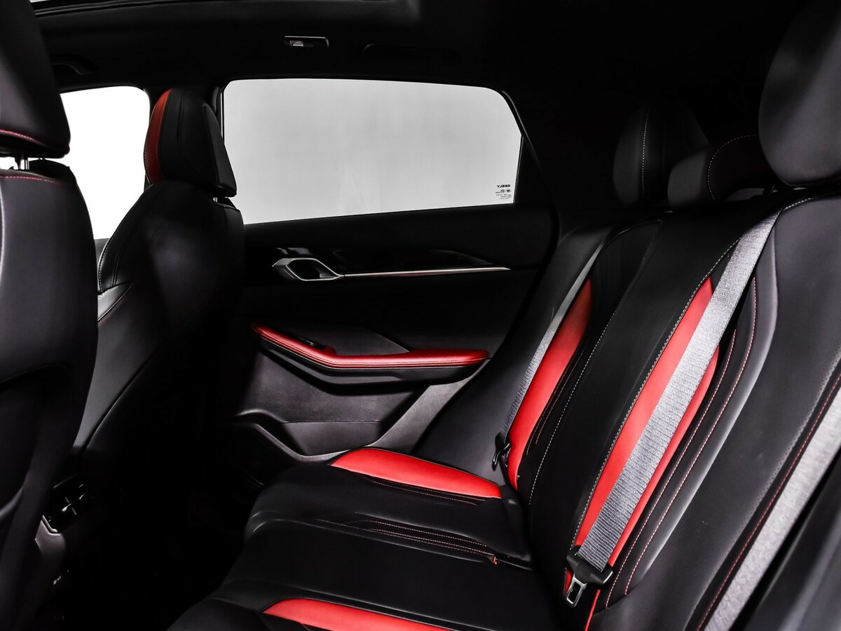 Купить Geely Coolray с пробегом. Фото: #11