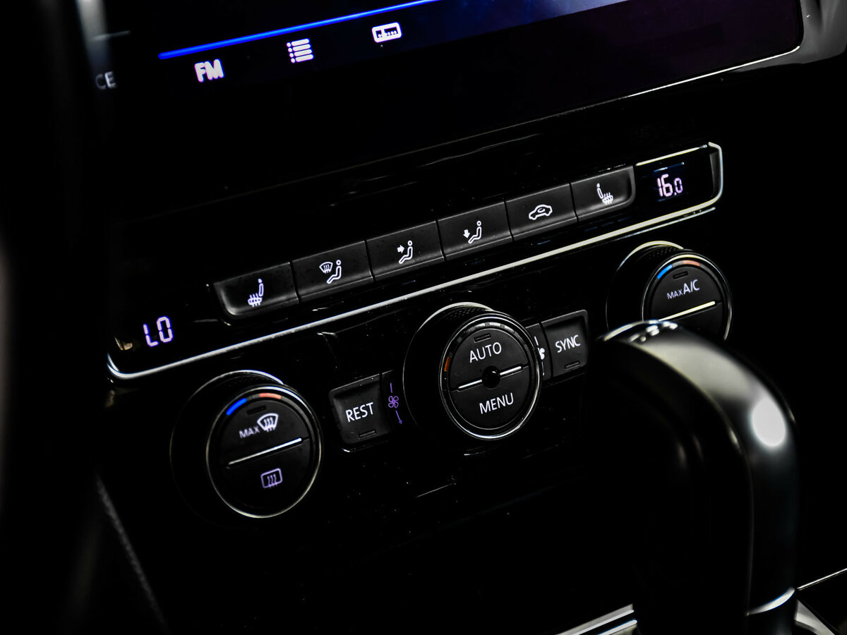 Купить Volkswagen Passat с пробегом. Фото: #13