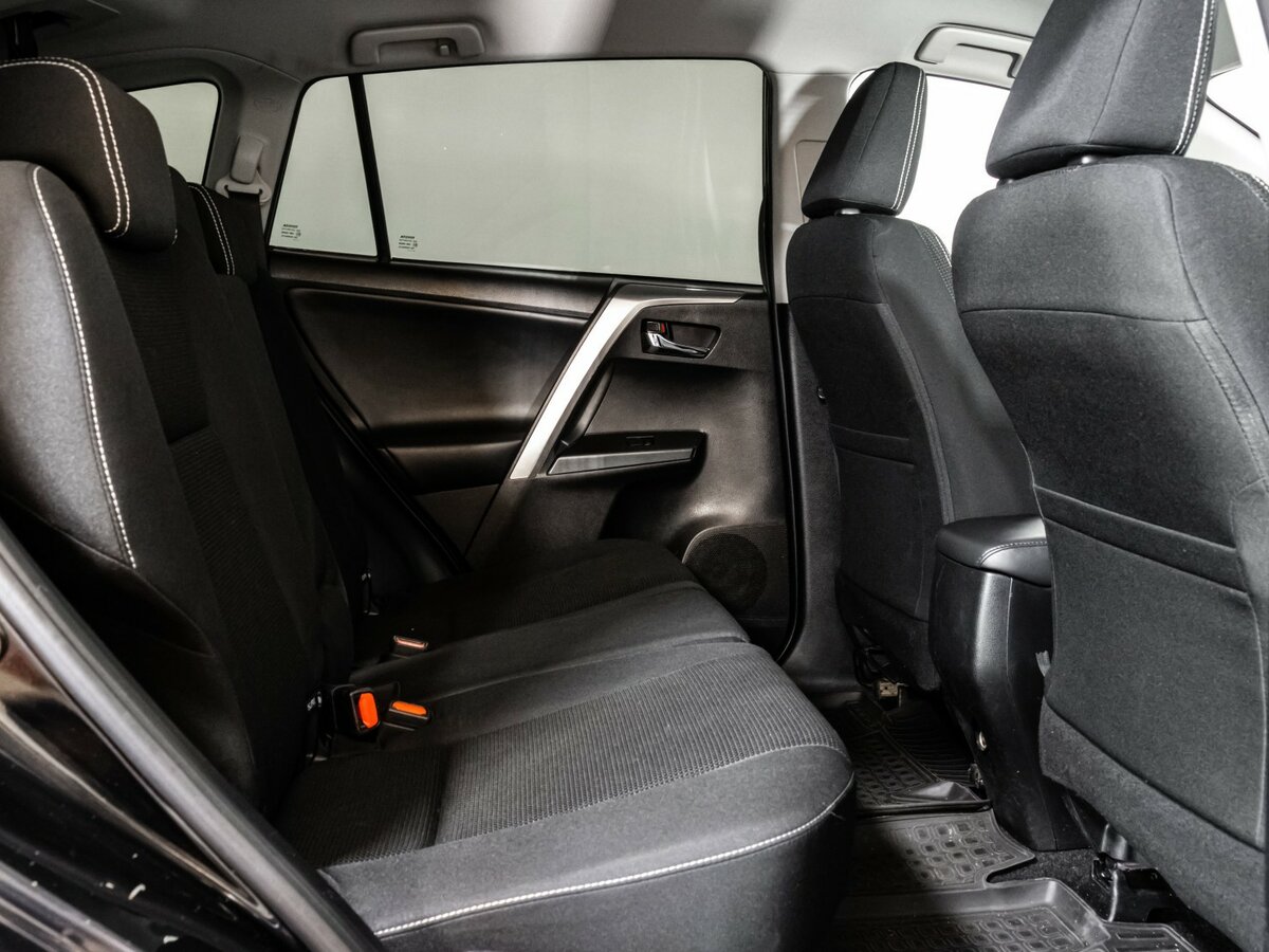 Купить Toyota RAV4 с пробегом. Фото: #14