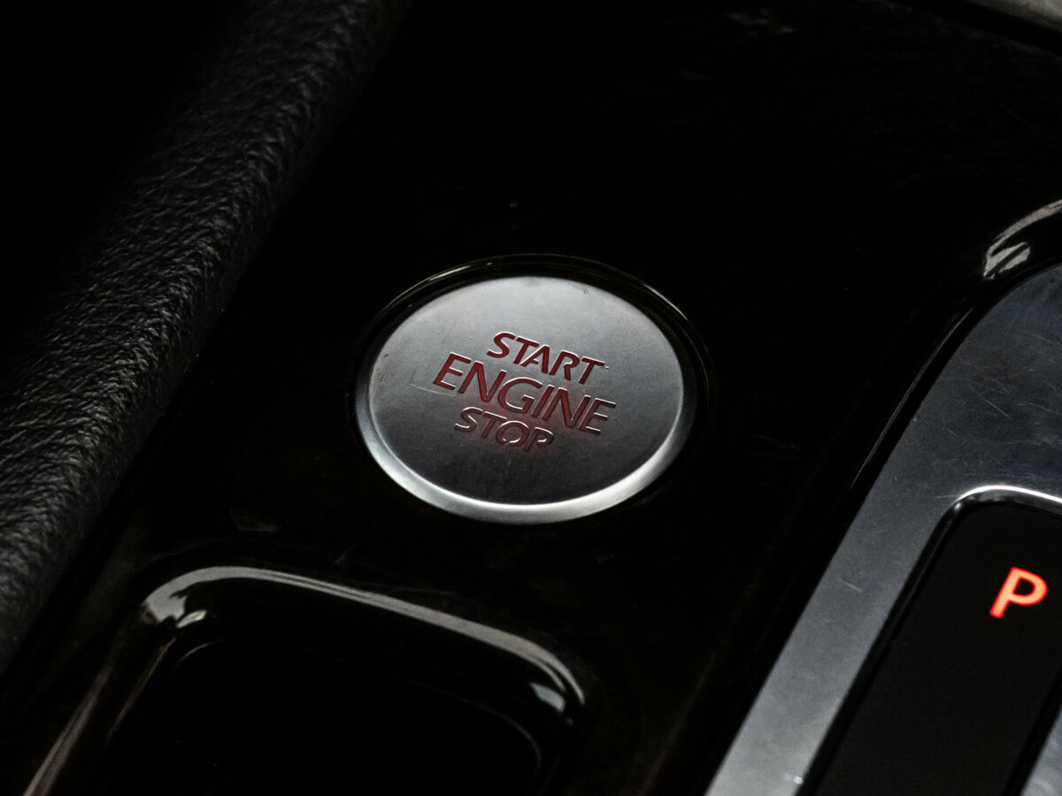 Купить Volkswagen Touareg с пробегом. Фото: #13