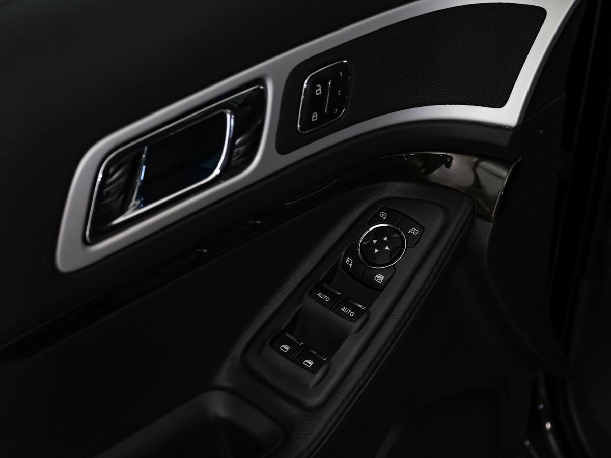 Купить Ford Explorer с пробегом. Фото: #12