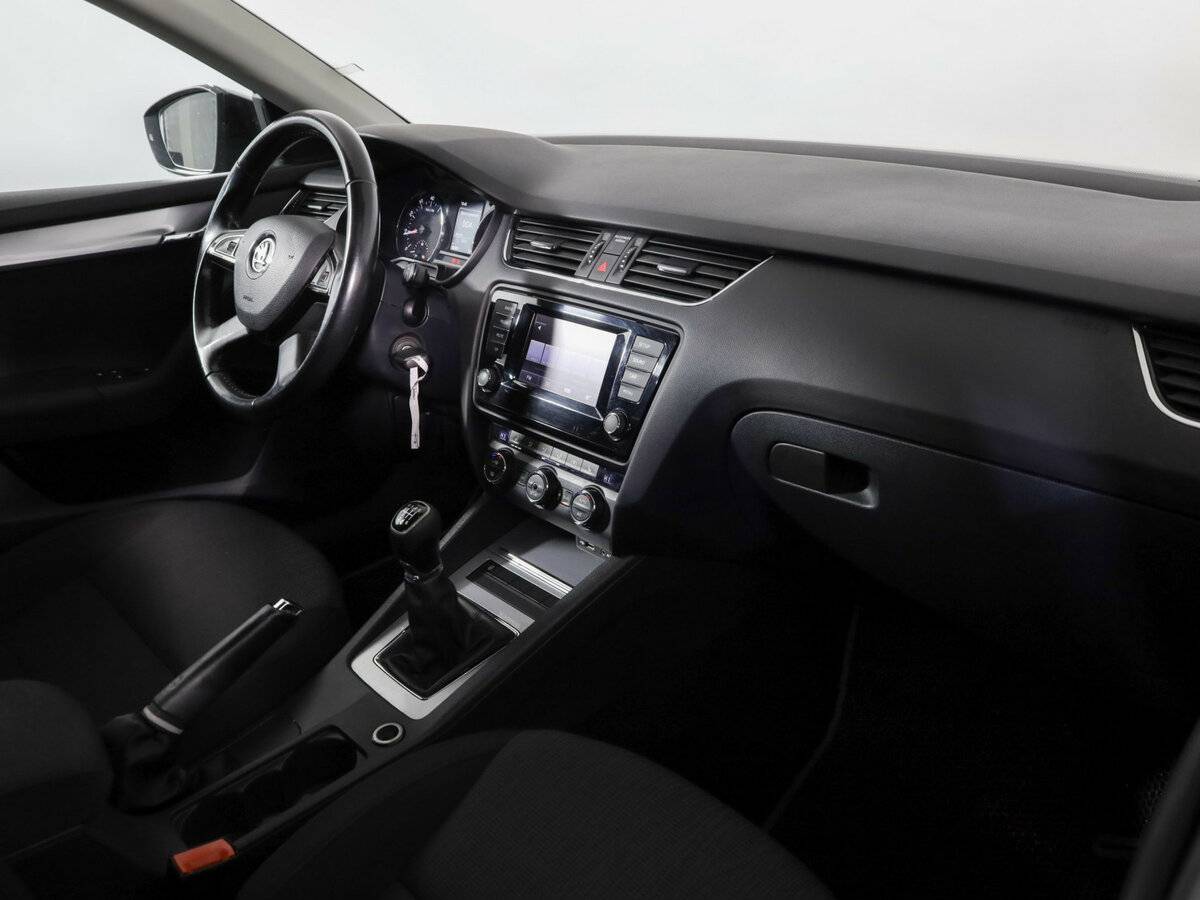 Купить Skoda Octavia с пробегом. Фото: #10