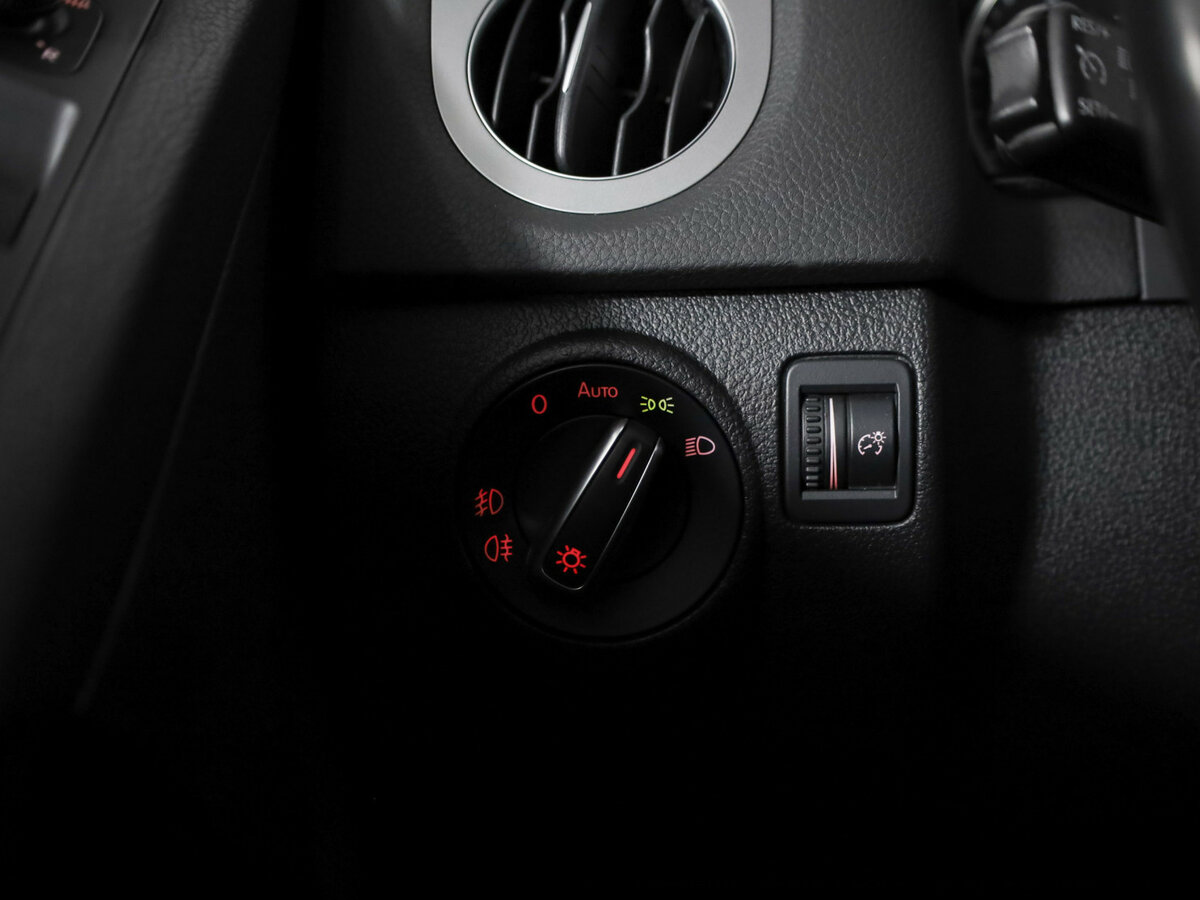 Купить Volkswagen Tiguan с пробегом. Фото: #23