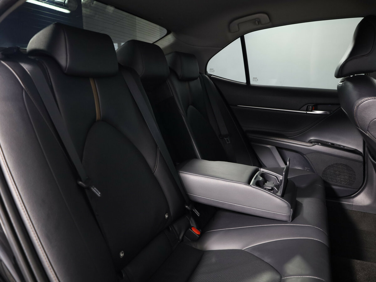 Купить Toyota Camry с пробегом. Фото: #10