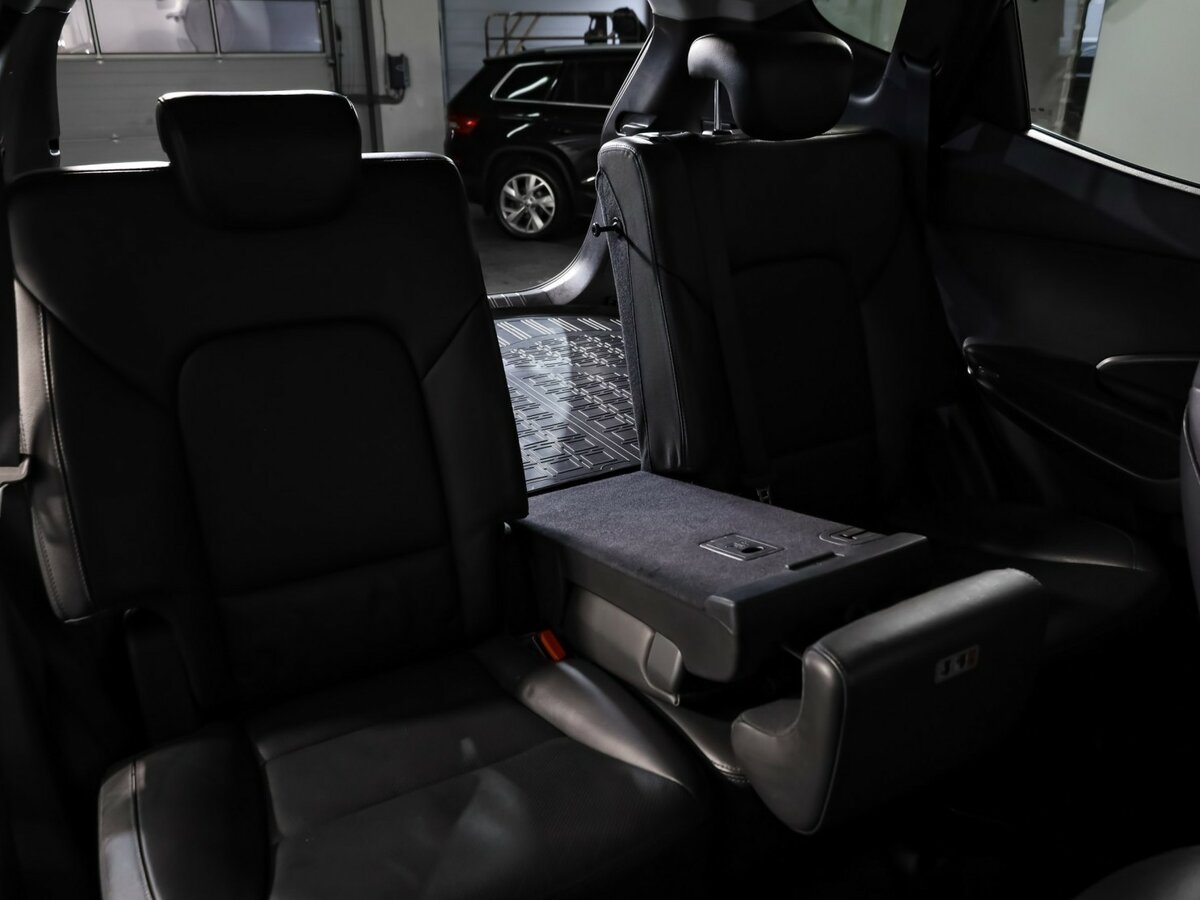 Купить Hyundai Santa Fe с пробегом. Фото: #23