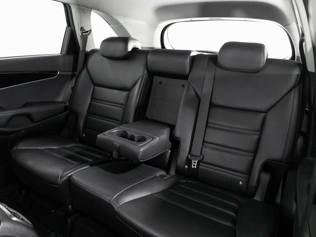 Купить Kia Sorento с пробегом. Фото: #18
