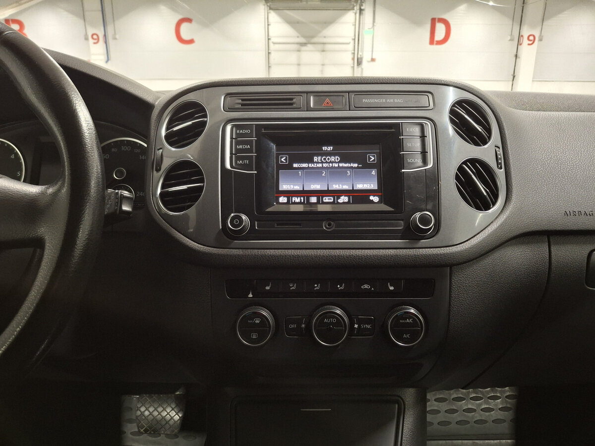 Купить Volkswagen Tiguan с пробегом. Фото: #14