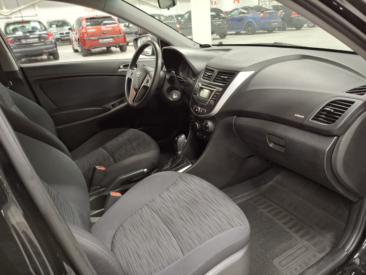 Купить Hyundai Solaris с пробегом. Фото: #10