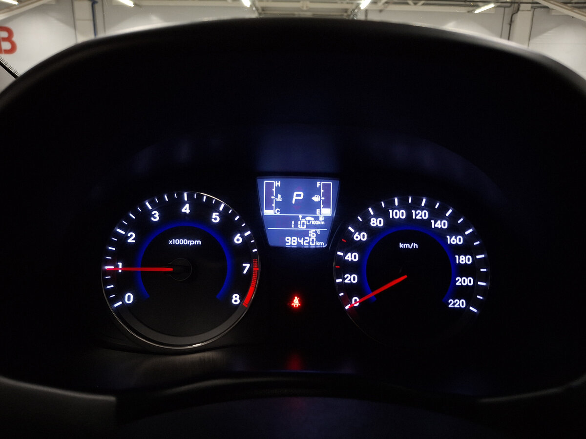 Купить Hyundai Solaris с пробегом. Фото: #12