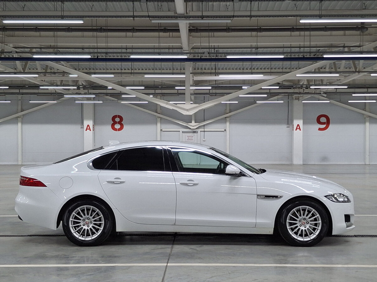 Купить Jaguar XF с пробегом. Фото: #3