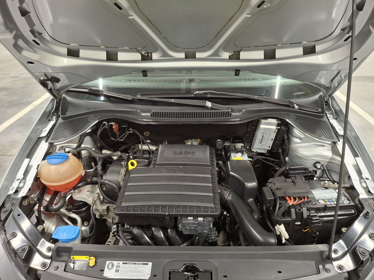 Купить Volkswagen Polo с пробегом. Фото: #8